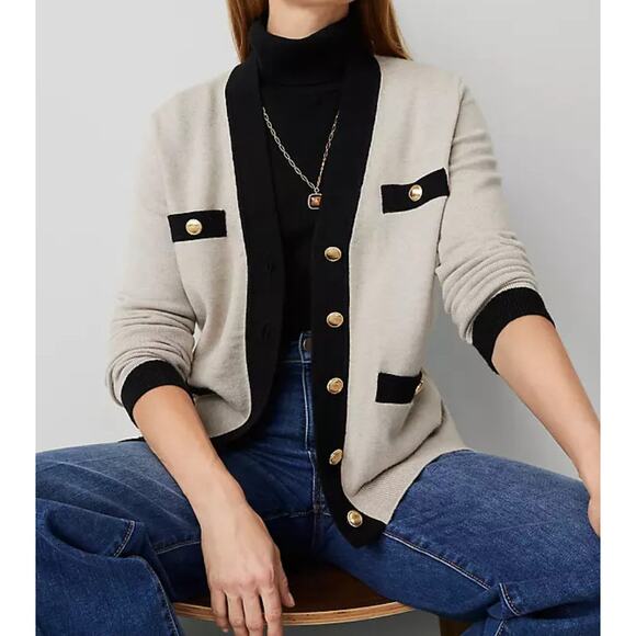 Ann Taylor NWOT Ivory and Black Boyfriend Cardigan Medium Gold Button Detail - Picture 4 of 4